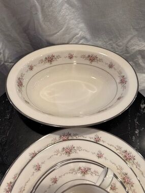 Noritake ivory China Patricia oval serving dish
